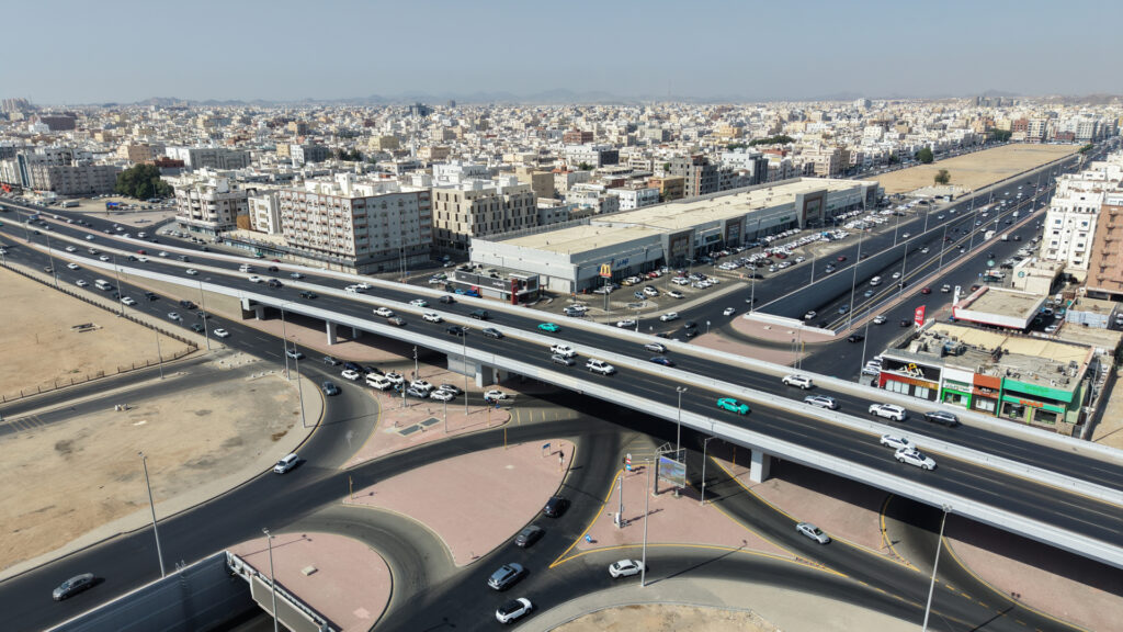 1-عمارة تجارية سكنية بحي الصفا بمدينة جدة