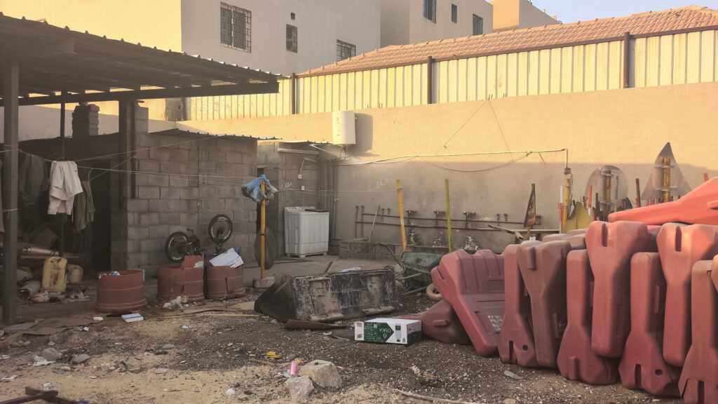 3-مبنى سكني تجاري بحي الرمال بمساحة 1087.5 م² في مدينة الرياض