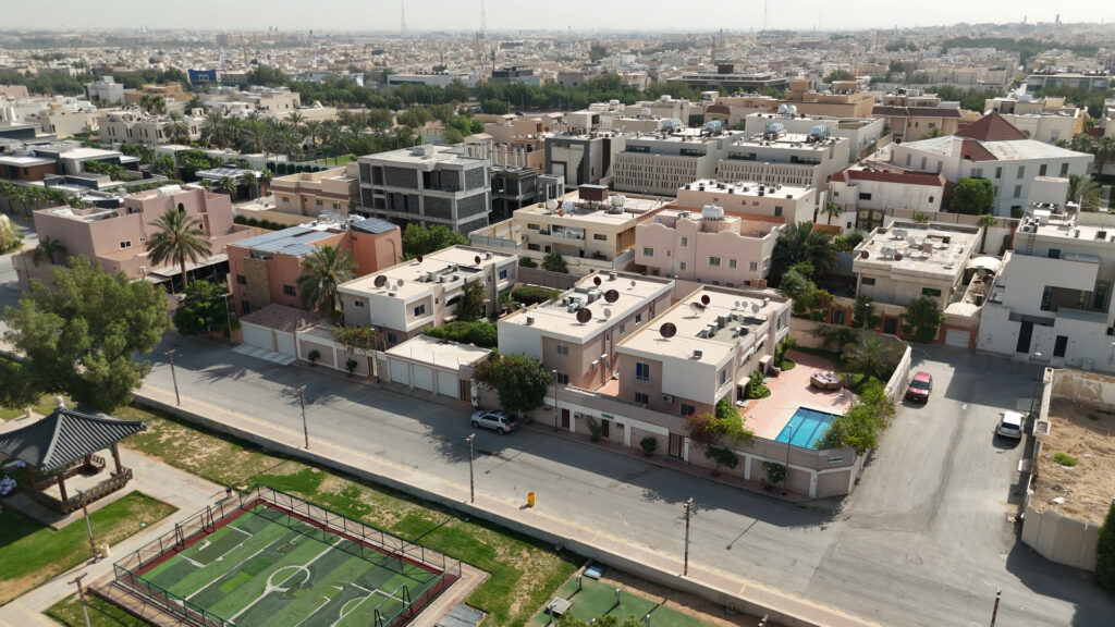 4-مجمع سكني (كمباوند) في حي الربوة
