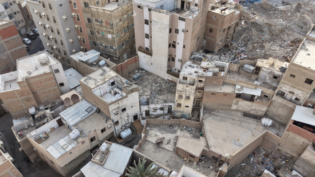 10-عمارة بحي المعابدة بالخندرية