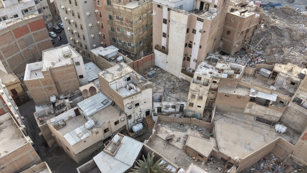 10-عمارة بحي المعابدة بالخندرية
