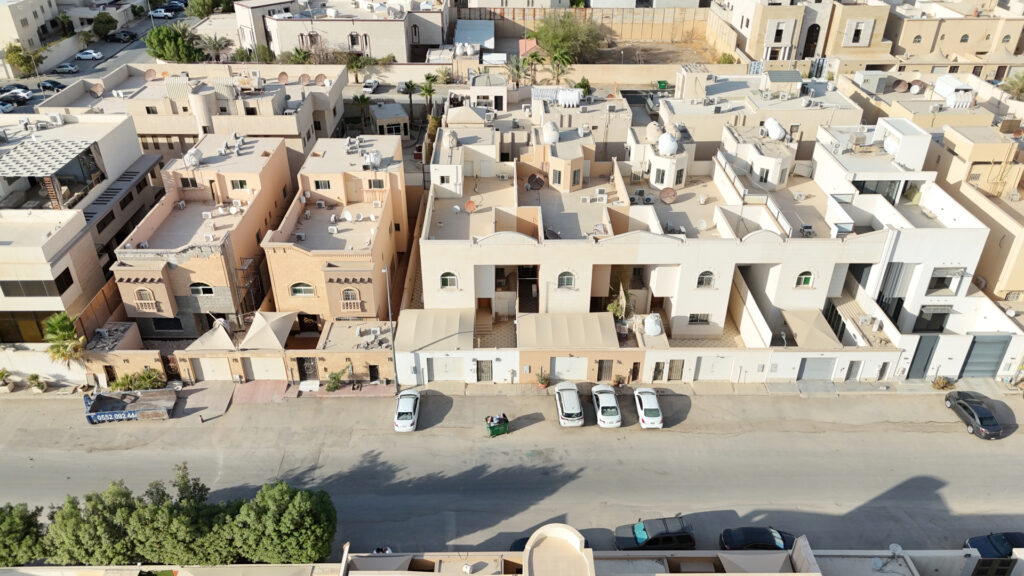4-فيلا سكنية 298م2 بحي الرائد