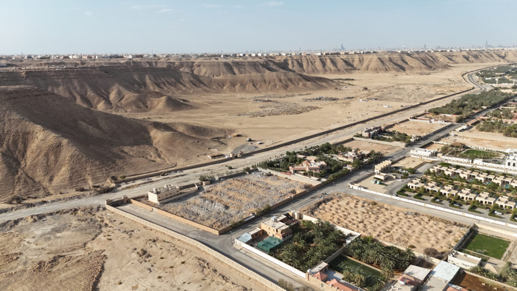 1-أرض زراعية بحي وادي لبن