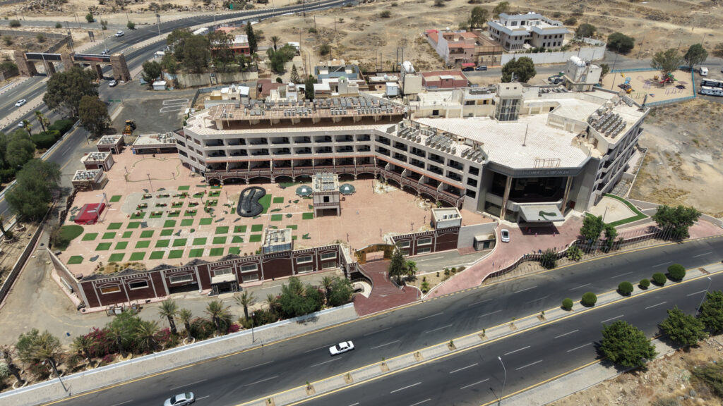 3-فندق سكني تجاري 10,268م2 بحي الهدا