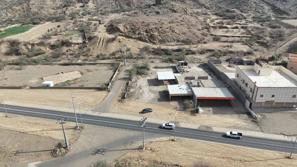 4-أرض سكنية بها مباني شعبية – قلوة