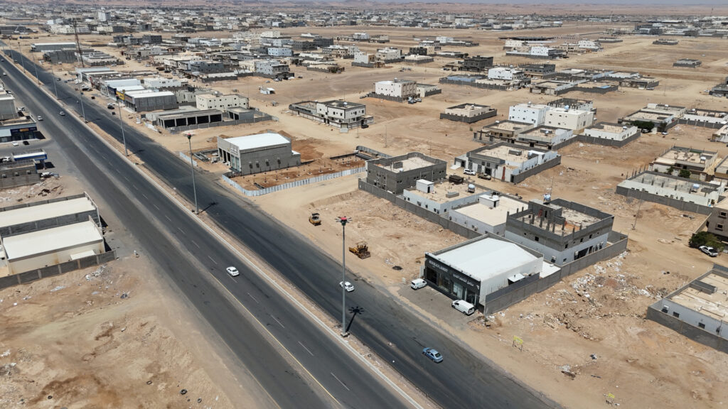 1- أرض سكنية تجارية حي التعاون