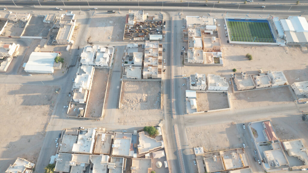 3-أرض سكنية 456م2 بحي السليمانية