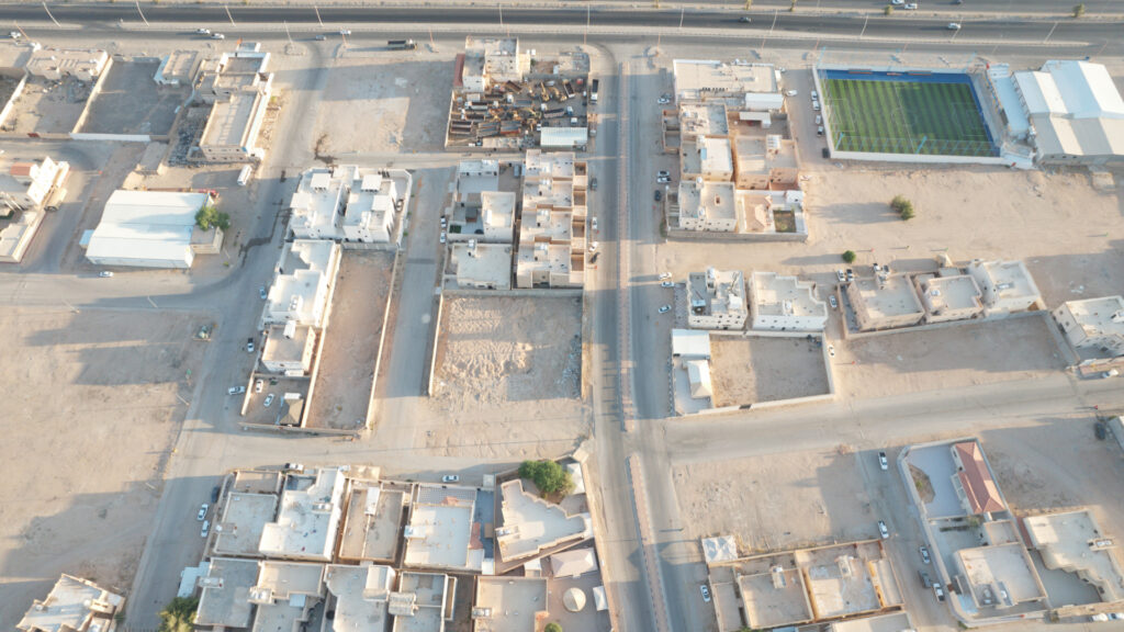 4-أرض سكنية تجارية 565.20م2 بحي السليمانية
