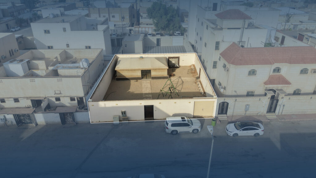 1-ارض سكنية مسورة بحي النهضة