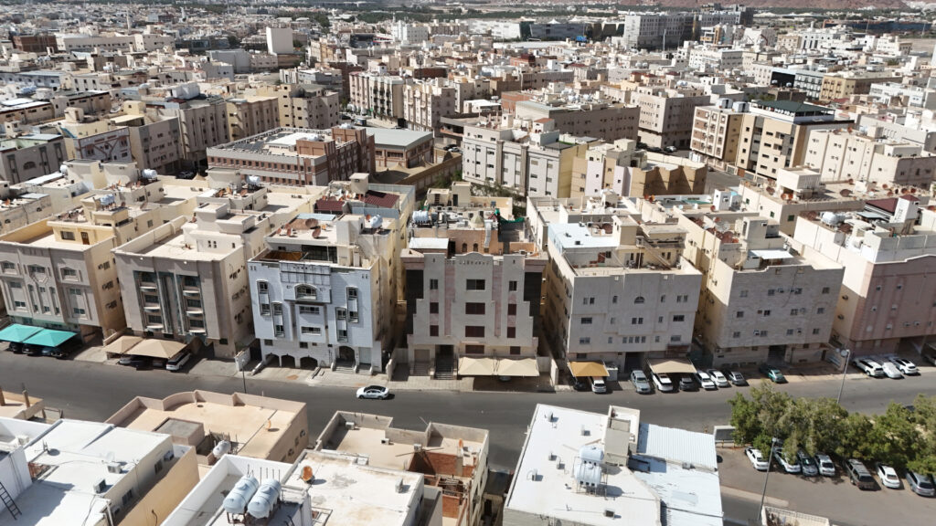 1- عمارة سكنية تجارية 523.83م2