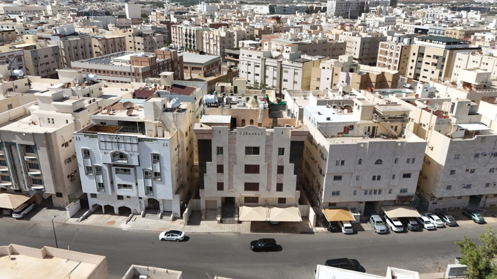 1- عمارة سكنية تجارية 523.83م2