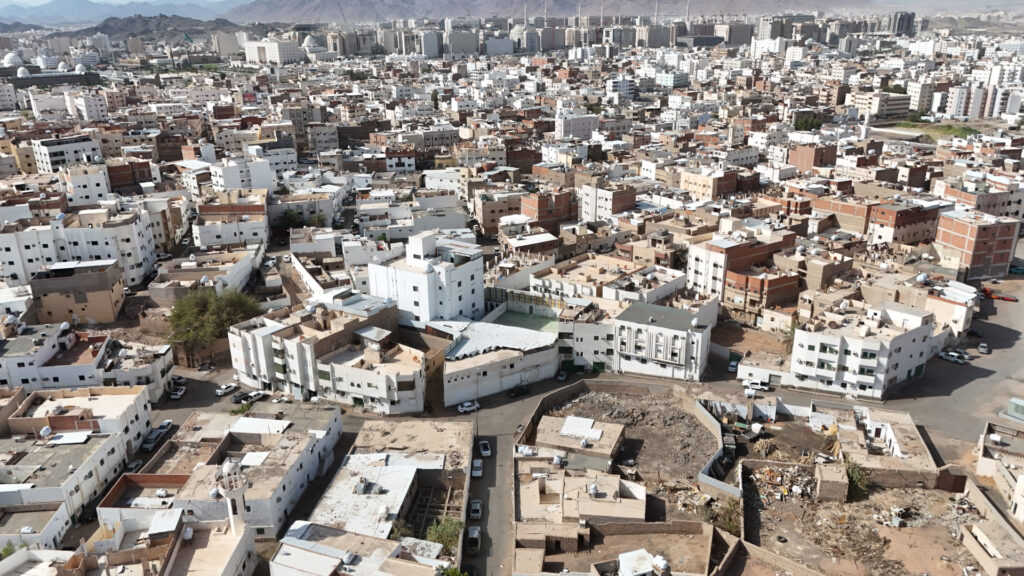 6- مبني سكني في حي الجبور العليا صك /240119011791