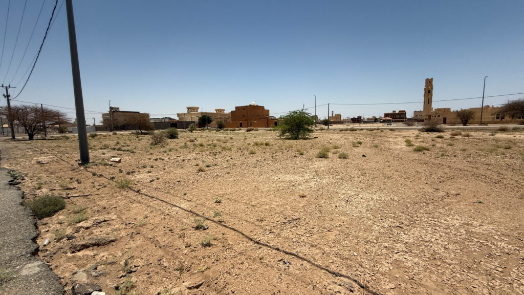 12-أرض سكنية 675م2 بحي الخالدية