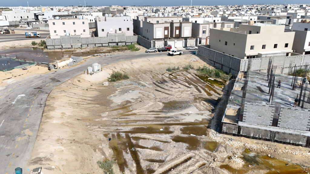6-أرض سكنية بحي الأمواج