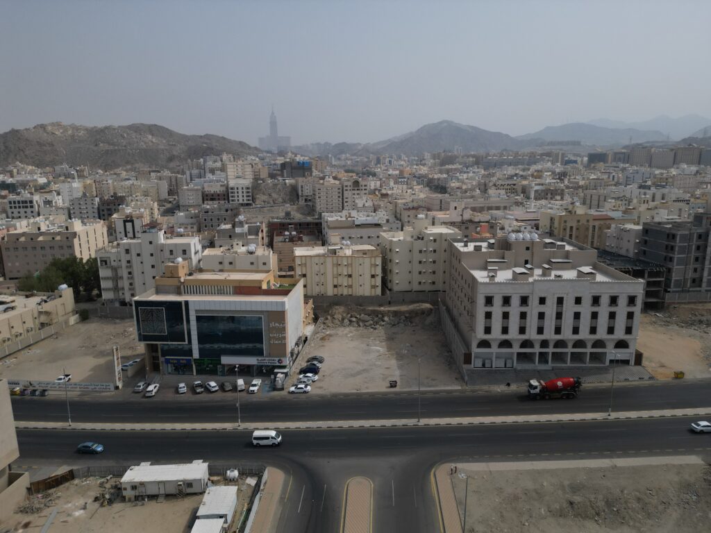 3-أرض تجارية سكنية رقم 31 – بطحاء قريش