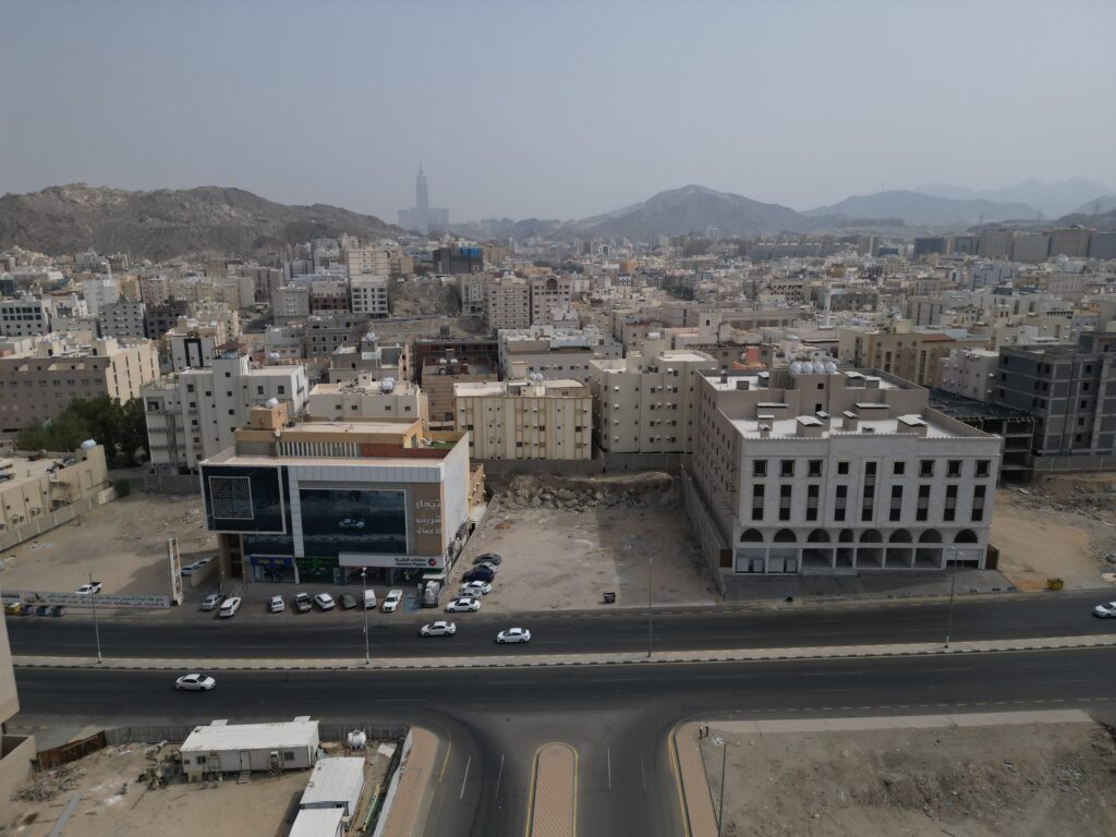 3-أرض تجارية سكنية رقم 31 – بطحاء قريش