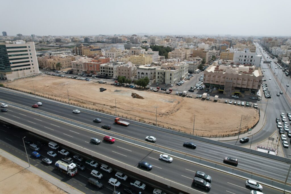 17-أرض تجارية سكنية – البوادي 167