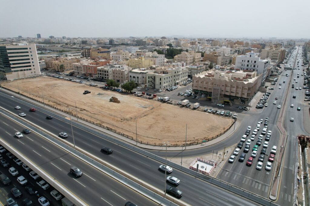 16-أرض تجارية سكنية – البوادي 168