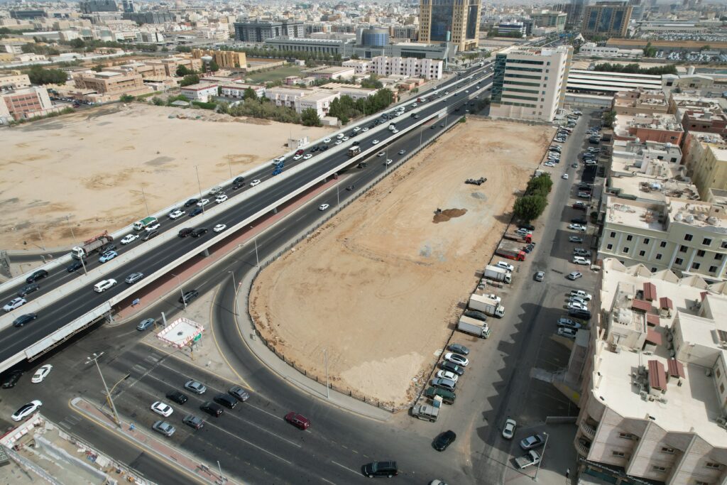 17-أرض تجارية سكنية – البوادي 167