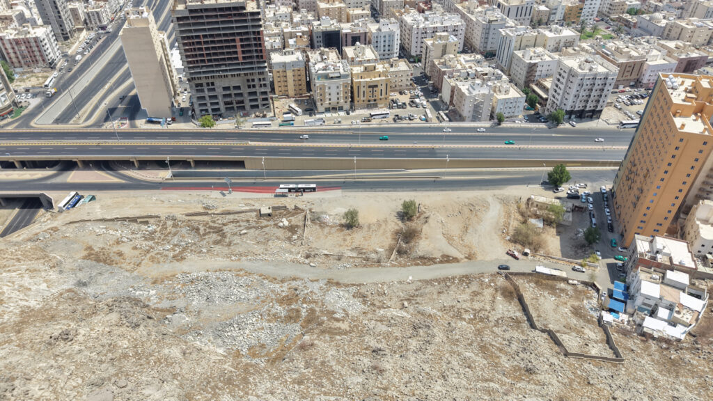 4-أرض سكني