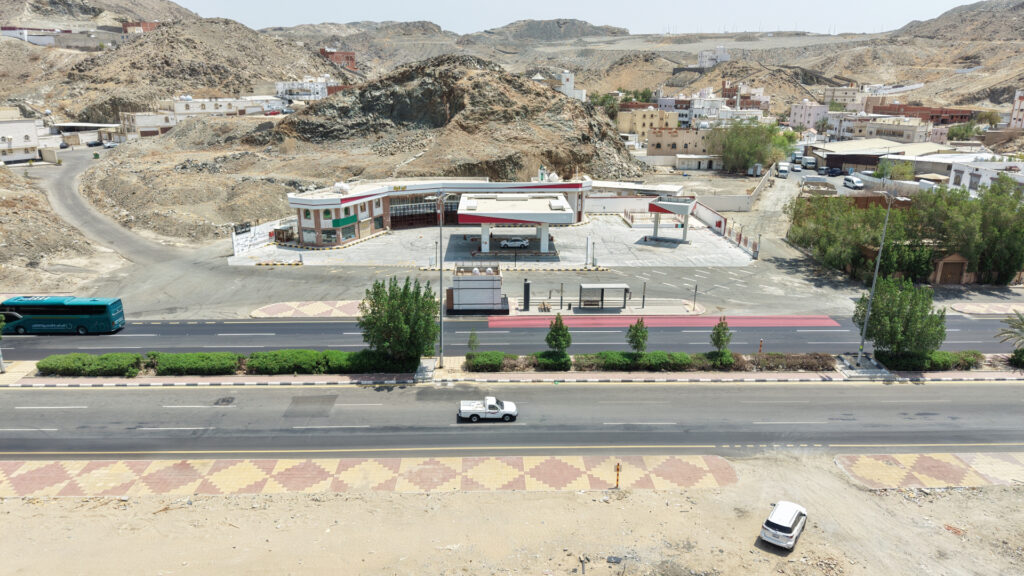 14-محطة – بمساحة 2,536 متر مربع – حي ام الجود