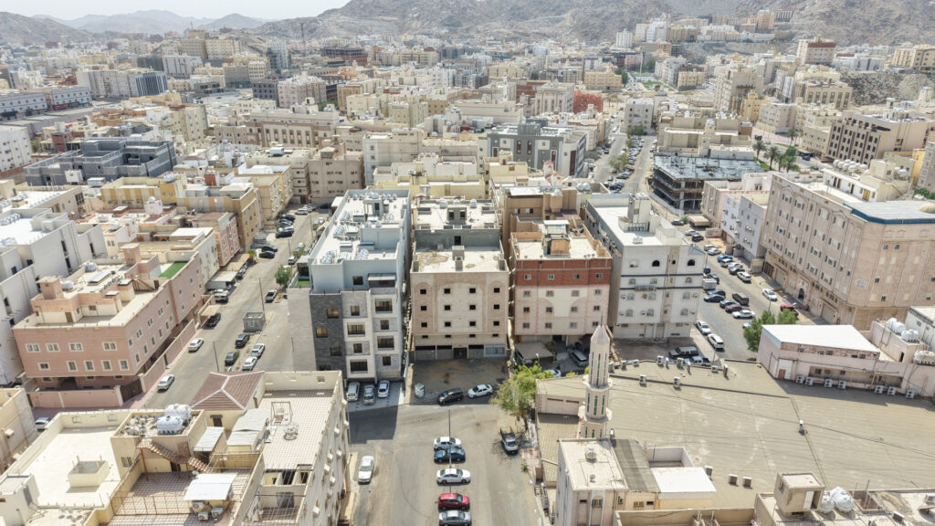 15- عمارة سكنية بحي بطحاء قريش بصك 320114002040