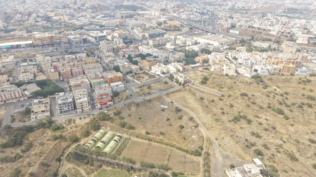 3- أرض سكنية -حي الشرف بمساحة 14210 م² في مدينة أبها