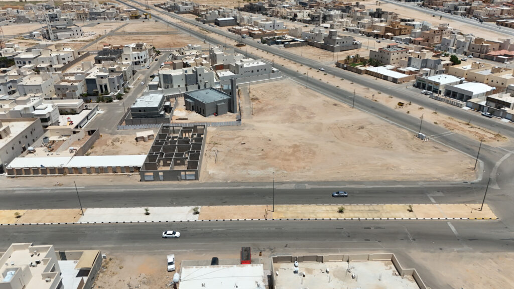 9-أرض بحي الريان