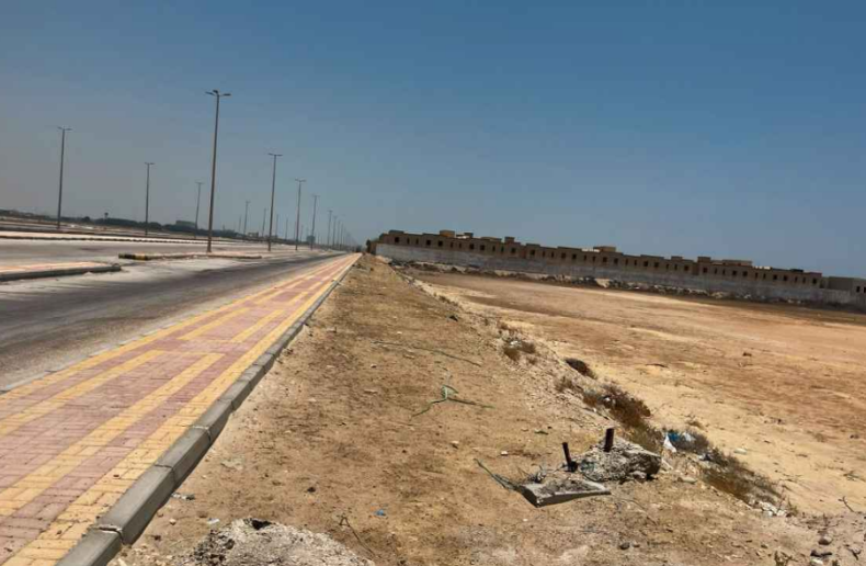 3-أرض على 4 صكوك بحي روضه الخالدية في الجبيل