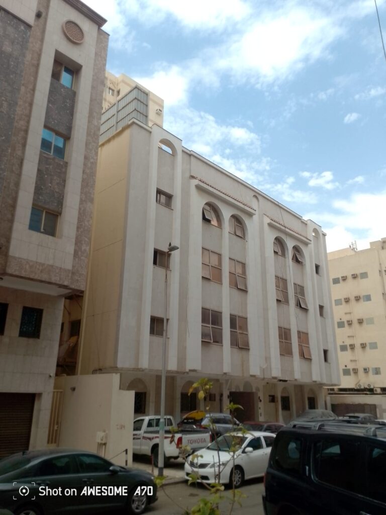 21-عمارة سكنية – العزيزية