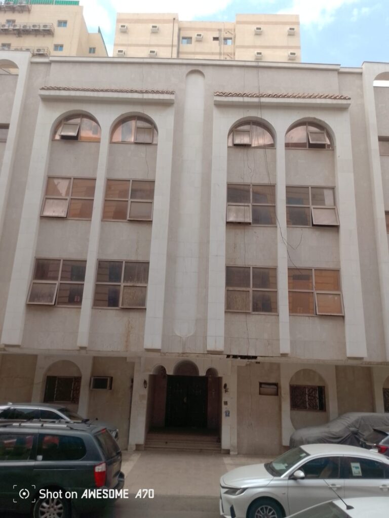 21-عمارة سكنية – العزيزية