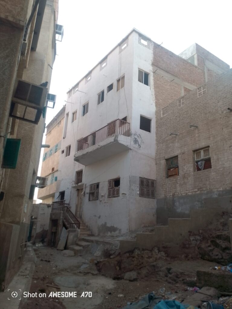 12-عمارة سكنية