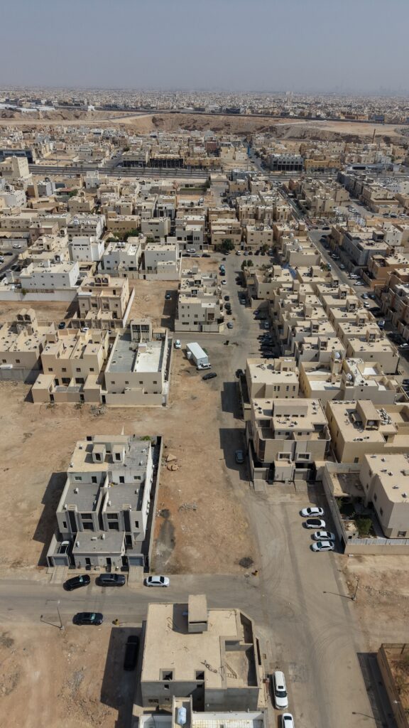 3-أرض سكنية – العوالي