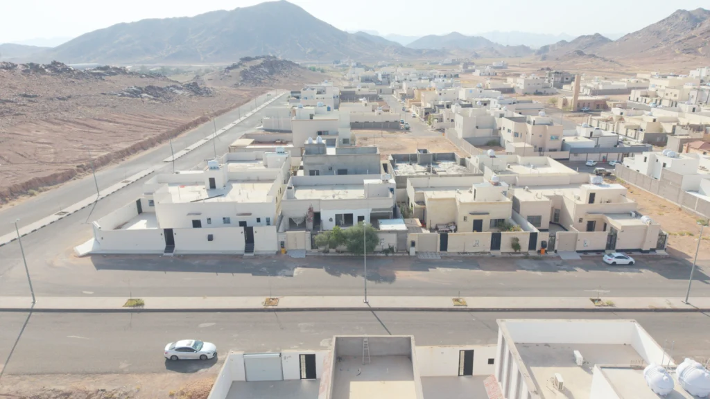3-دور سكني تجاري 500م2 في شرق السويفله