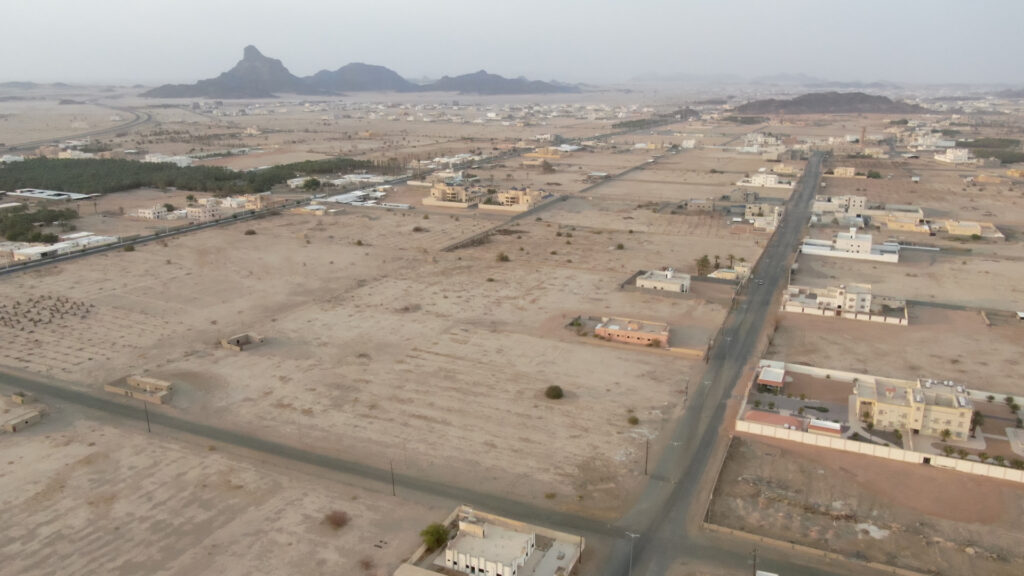 5- أرض زراعية – النقيع بمساحة 25000 م² في مدينة بيشة