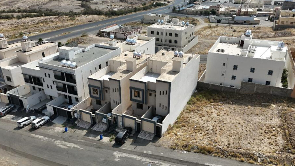4-شقة سكنية في الدور الأرضي بحي المحالة بمدينة أبها