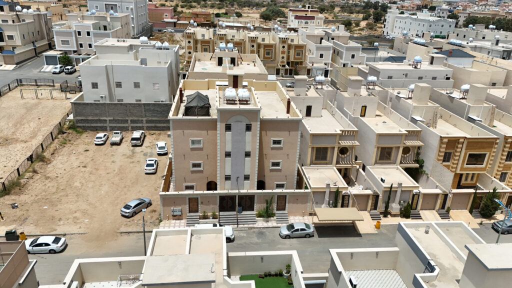 3-شقة سكنية مساحة 357.90 م2 – احد رفيدة