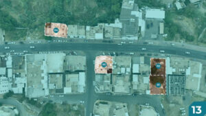 13- أرضين فضاء وعمارتين سكنية تجارية بمساحة 1547.81 م² في مدينة أبها