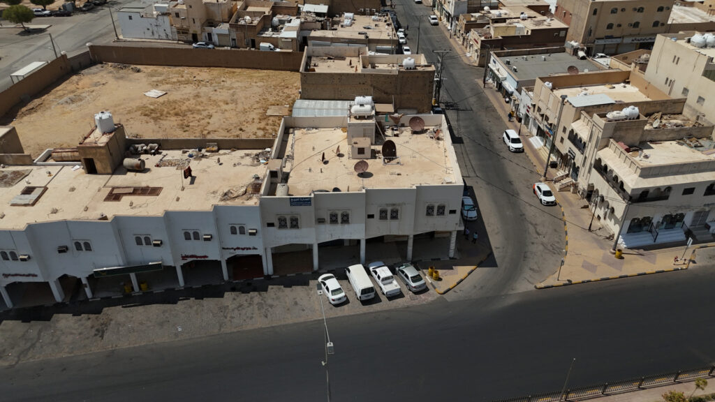 5-عمارة سكنية تجارية بحي الريان