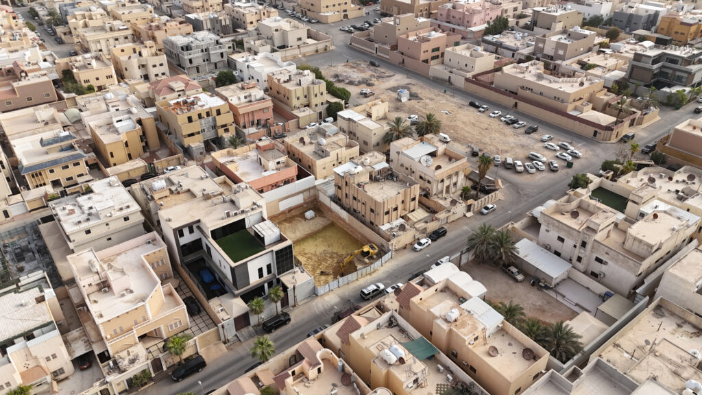 2-أرض سكنية بحي المصيف