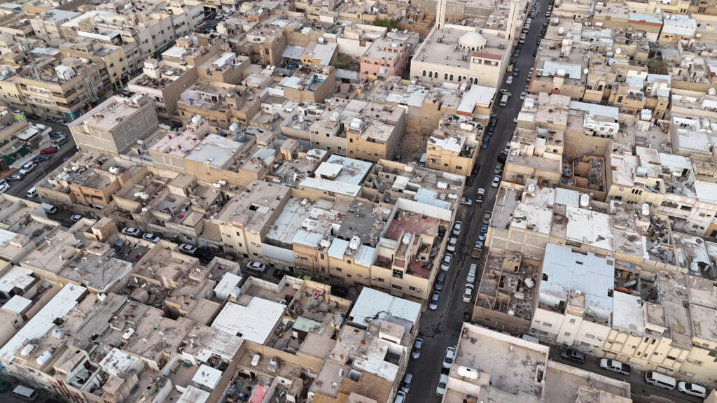4-عمارة سكنية مؤجرة بحي منفوحة