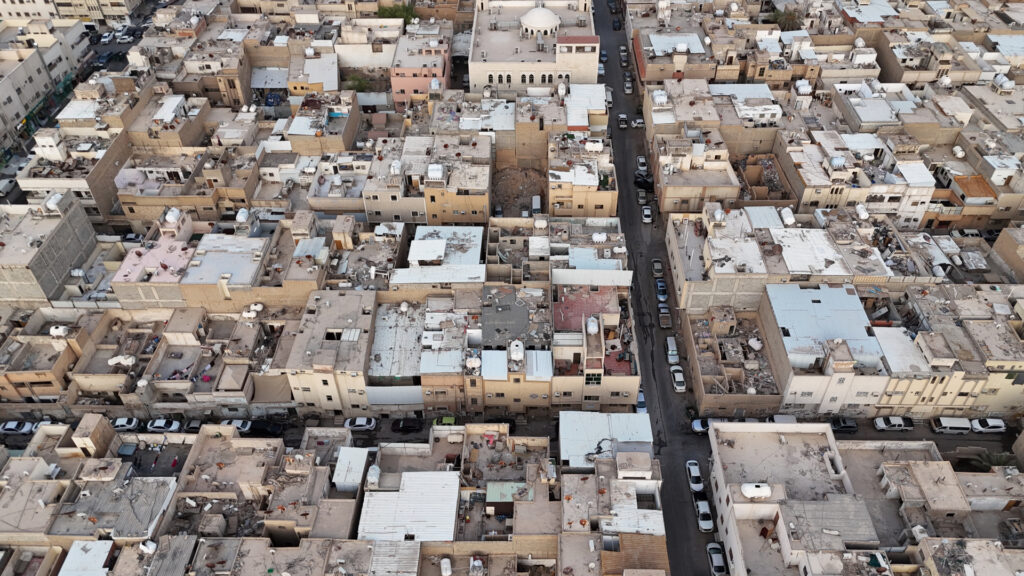 4-عمارة سكنية مؤجرة بحي منفوحة