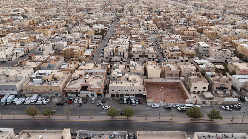 2-عمارة 810م2 بحي الخليج