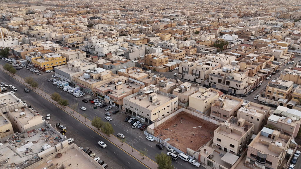 2-عمارة 810م2 بحي الخليج