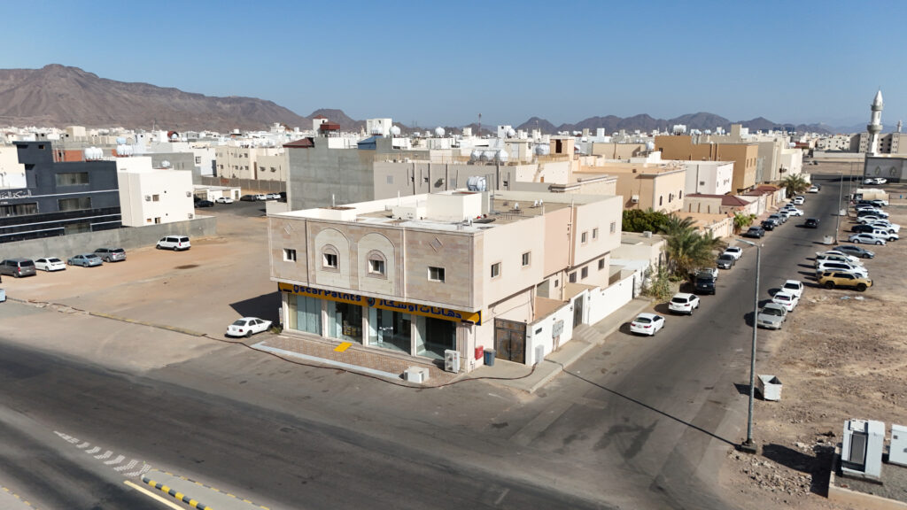 1-عمارة سكنية تجارية 744.96م2 بحي شوران / د