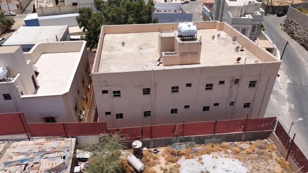 5-عمارة سكنية 495م2 في خميس مشيط