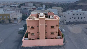 10- عمارة سكنية-مخطط غرب طريق وادي بن هشبل بمساحة 400 م² في مدينة خميس مشيط