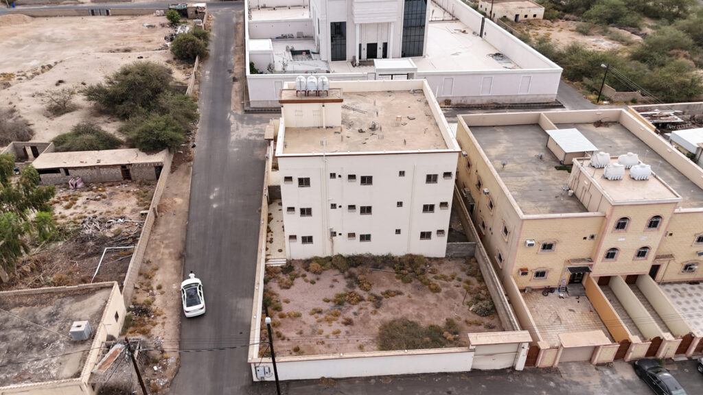 17-عمارة سكنية في وادي بن هشبل