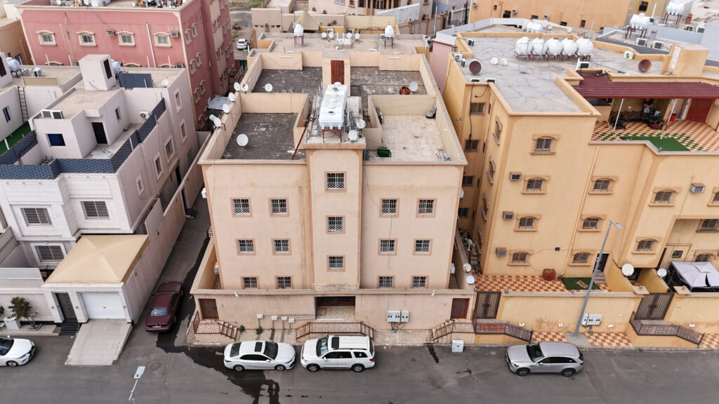 18-شقة – طريق العمارة بمساحة 203 م² في مدينة خميس مشيط