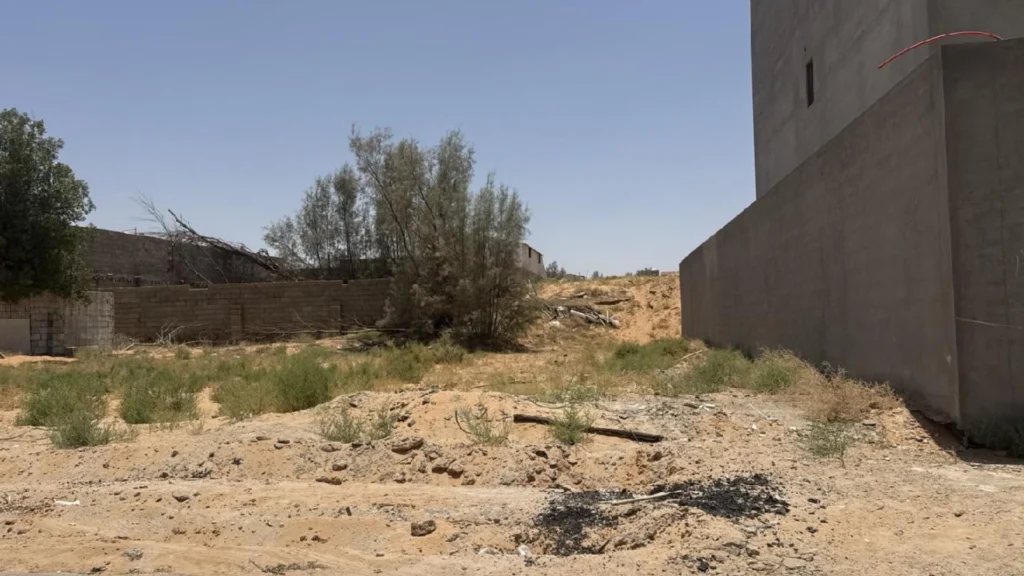 10-أرض بحي الخليج